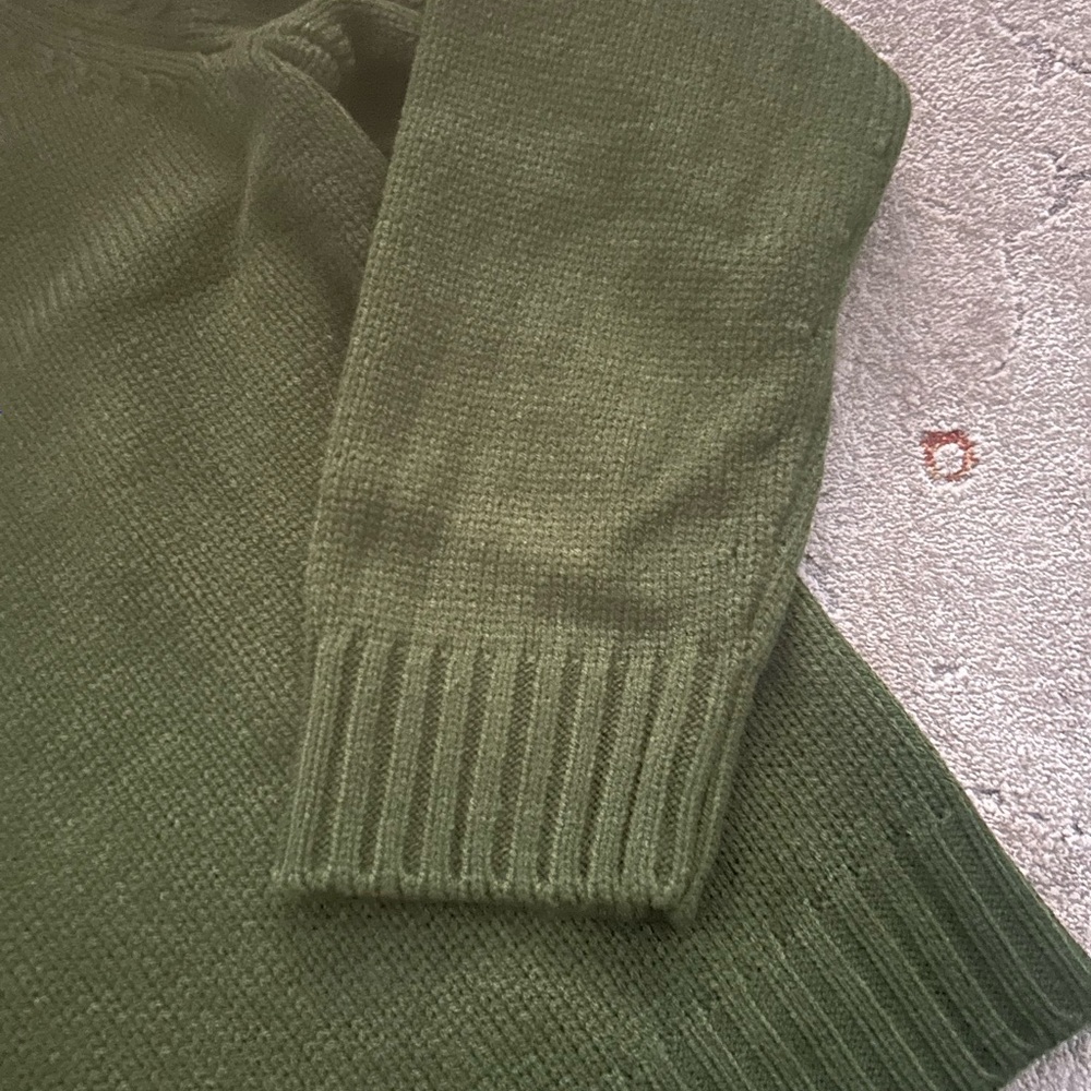 WeWoreWhat Collar V Neck Sweater - Picture 6 of 7